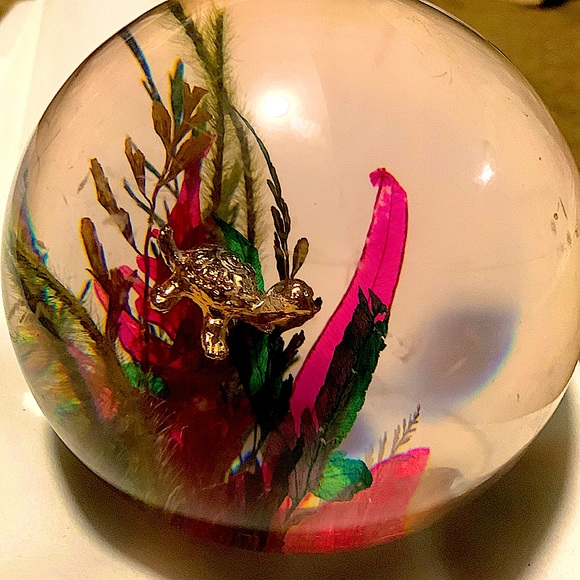 LARGE GLASS BLOWN PAPER WEIGHT WITH GOLDEN TURTLE😍